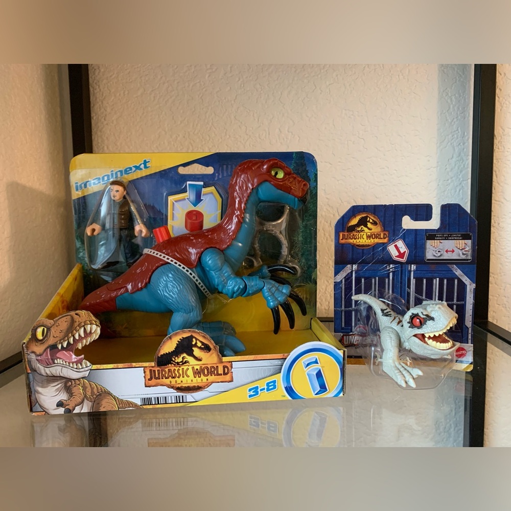 NEW Lot 2 Dinosaur Toys + Owen Jurassic World Park Therizinosaurus Atrociraptor